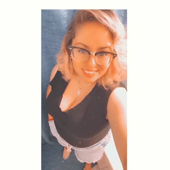 Profile Picture of Ashley Wiens (@ashleydanny) on Poshmark