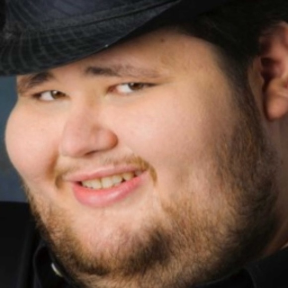 Profile Picture of Brendan Swanson (@brendan2000) on Poshmark