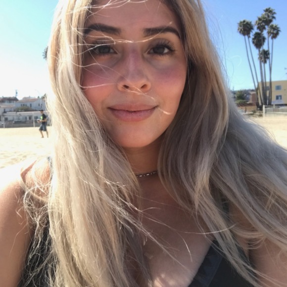 Profile Picture of Angelique Aguilar-berumen (@nick138) on Poshmark