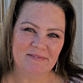 Profile Picture of Laurie Crommie (@lauriecrommie) on Instagram