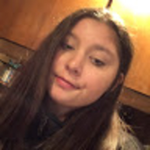 Profile Picture of Savanna Buelna (@savannabuelna69) on Poshmark