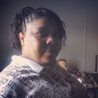 Profile Picture of Gena Edwards (@GenaEdwards10) on Twitter