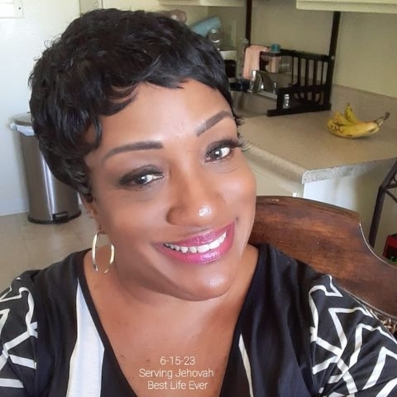 Profile Picture of Monica Alexander (@monicaalexan563) on Poshmark