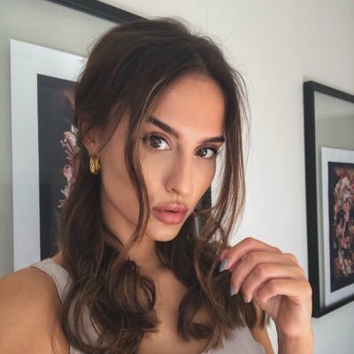 Profile Picture of Lucy Watson (@@imLucyWatson) on Twitter