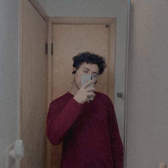 Profile Picture of Fernando Romero (@fernandorome339) on Poshmark