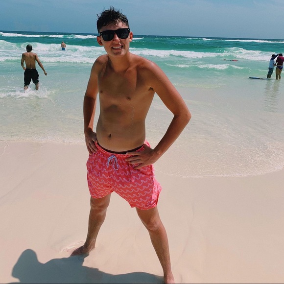 Profile Picture of Derek Denniston (@dmdenn08) on Poshmark