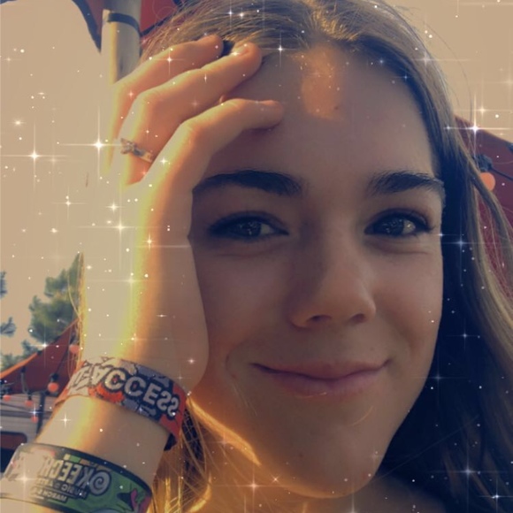 Profile Picture of Brienna Pedone (@brienna17) on Poshmark