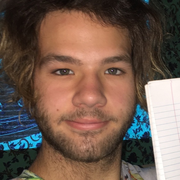 Profile Picture of Daniel Vines (@dboy444) on Poshmark