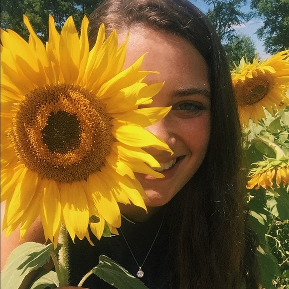 Profile Picture of Jess Goralski (@jgoralski) on Poshmark