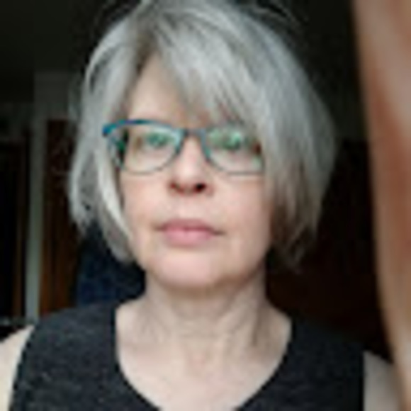 Profile Picture of Greta Bahnemann (@bahne002) on Poshmark