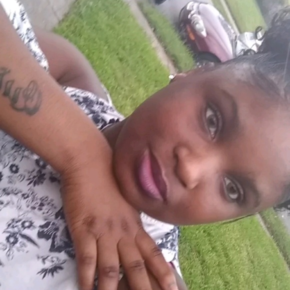 Profile Picture of Kennedy Davis (@kennedy5300) on Poshmark