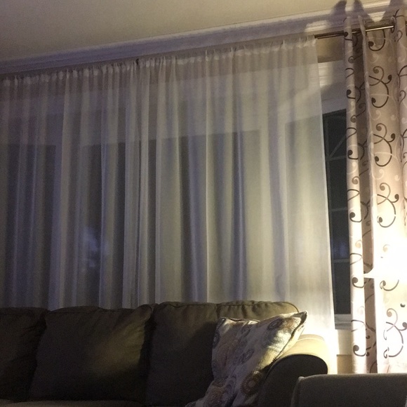 Profile Picture of Julie Shahinian (@julie1947) on Poshmark