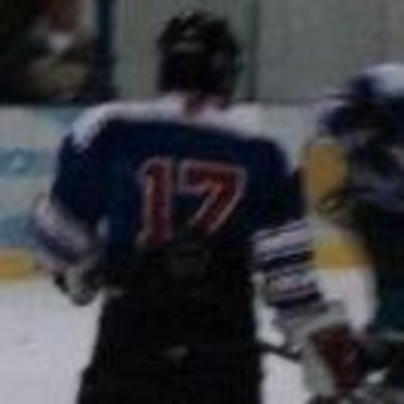 Profile Picture of Tanner Bell (@tanblurr) on Poshmark