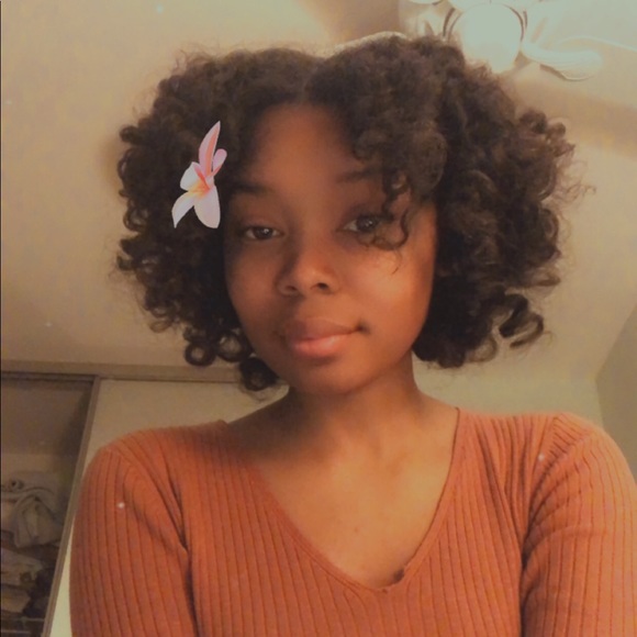 Profile Picture of Janae Forney (@janaevforney) on Poshmark