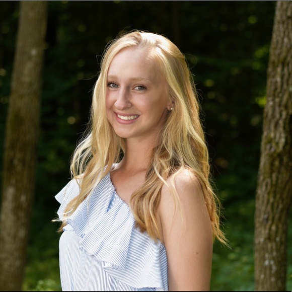 Profile Picture of Sarah Sobecki (@sarahsobecki) on Poshmark