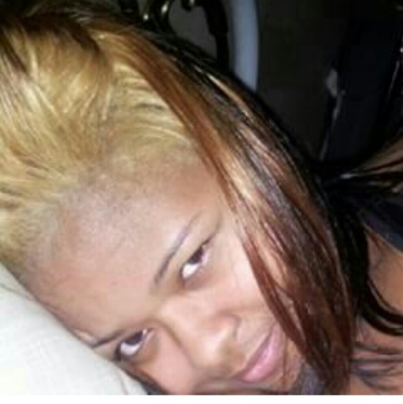 Profile Picture of Jalisa Bridgeford (@jbridgeford) on Poshmark