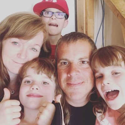 Profile Picture of Jon Jackson (@yyctwindad) on Twitter