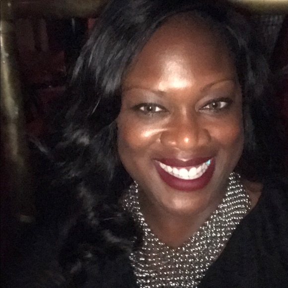 Profile Picture of Pamela Minor (@pamelaminor) on Poshmark