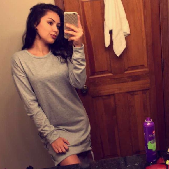 Profile Picture of Chloe Cloninger (@chloecloninger) on Poshmark