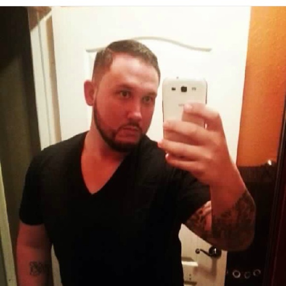 Profile Picture of Danny Bertelson (@danielb28) on Poshmark