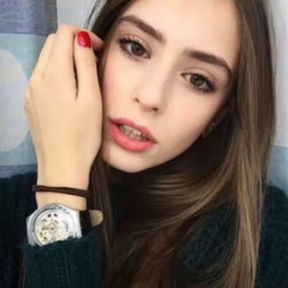 Profile Picture of Lincolnmahilo Linc (@lincolnmahilo) on Poshmark
