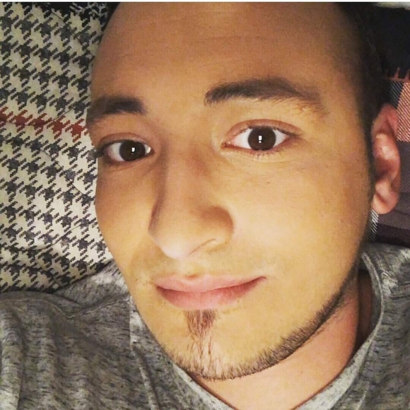 Profile Picture of Cole Orris (@coleorris) on Poshmark