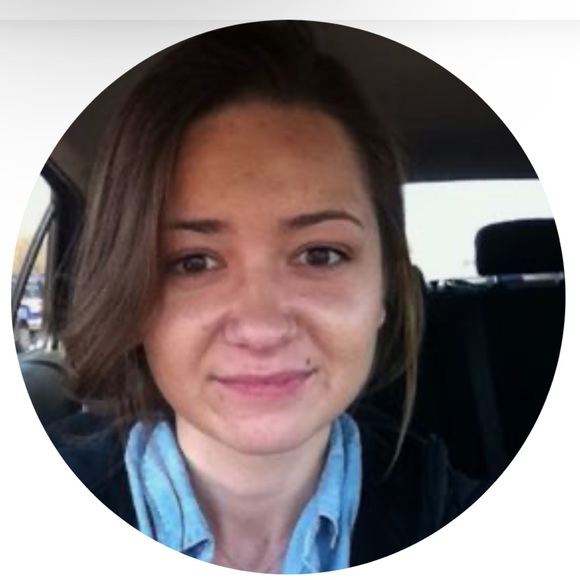 Profile Picture of Yuliya Redko (@yuliyaredko09) on Poshmark