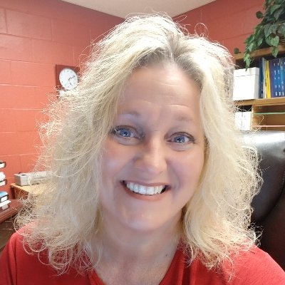 Profile Picture of Lisa McGee (@LisaMcG61787285) on Twitter