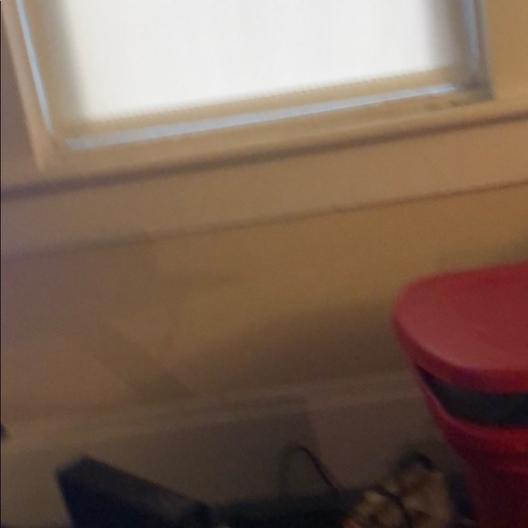 Profile Picture of Adrian Harry (@uptops) on Poshmark