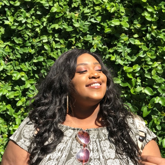 Profile Picture of Stacy Aibangbee (@stacyamour) on Poshmark