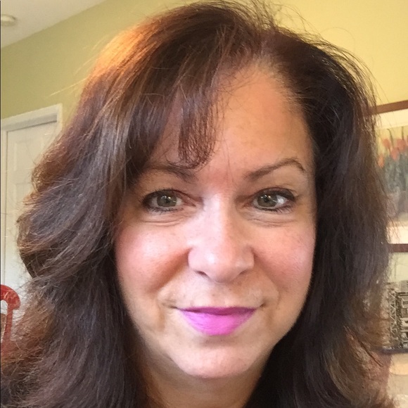 Profile Picture of Doreen Bycraft (@reeney327) on Poshmark