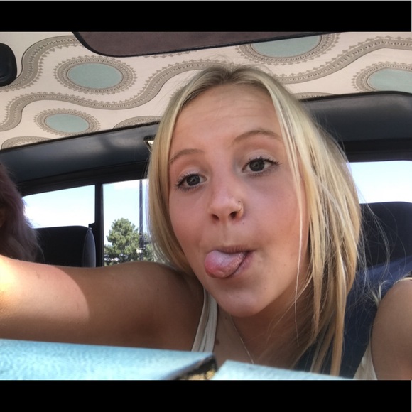 Profile Picture of Tasmyn Ask (@tasmyn13) on Poshmark