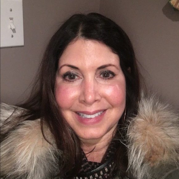 Profile Picture of Paula Pacini (@slide63) on Poshmark