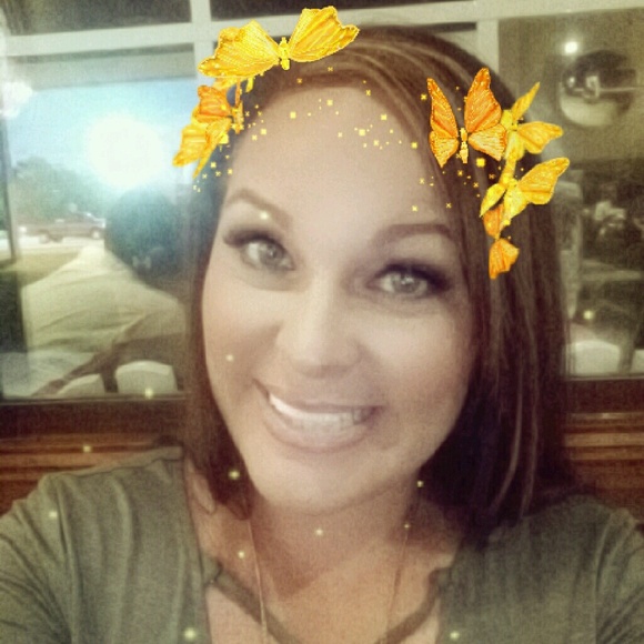 Profile Picture of Sherry Vann (@sherryvann12) on Poshmark