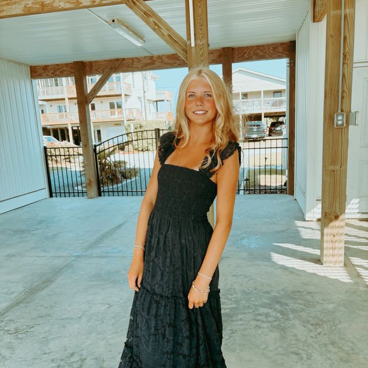Profile Picture of Phoebe (@phoebe.nich_) on Tiktok