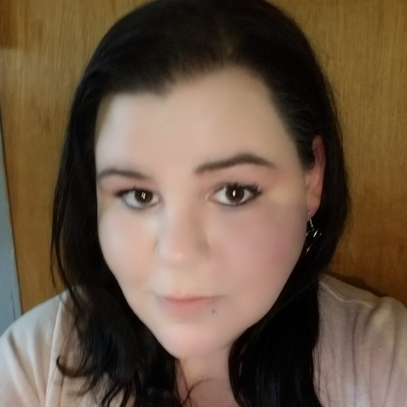 Profile Picture of Amy Orsbone (@bella2261) on Poshmark