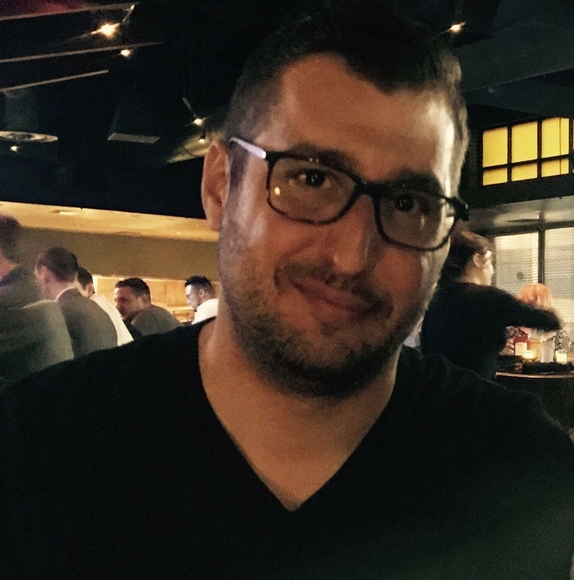 Profile Picture of John Pipikios (@jpipikioz) on Poshmark