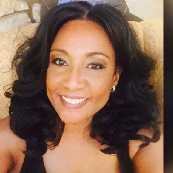 Profile Picture of Pauline Williams (@paulin3forsythe) on Poshmark