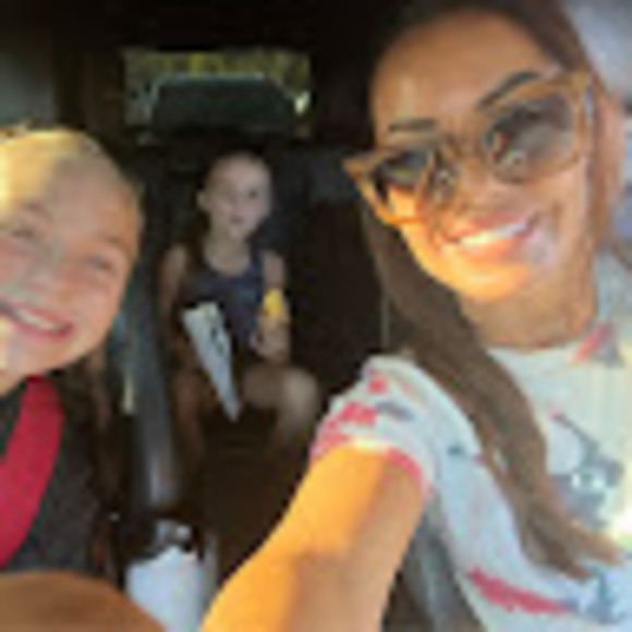 Profile Picture of Allyson Ziegler (@allyson_ziegler) on Poshmark