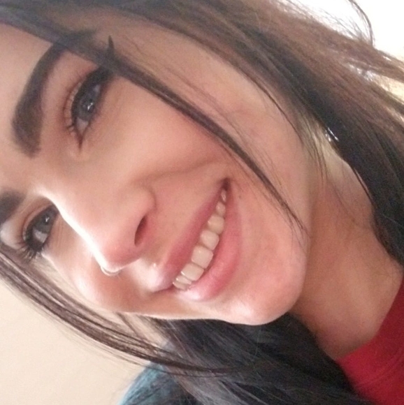 Profile Picture of Brianna Hutter (@briannahutter) on Poshmark
