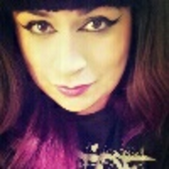 Profile Picture of Krystal Sanchez (@krystalrashelle) on Poshmark