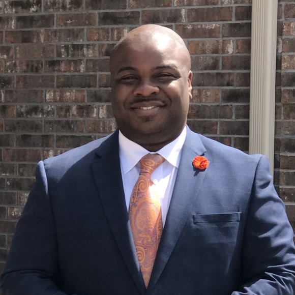 Profile Picture of Curtis Tate (@revtate22) on Poshmark
