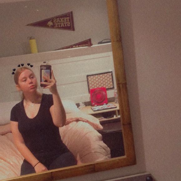 Profile Picture of Jessie Przybylowicz (@q_u_een) on Poshmark