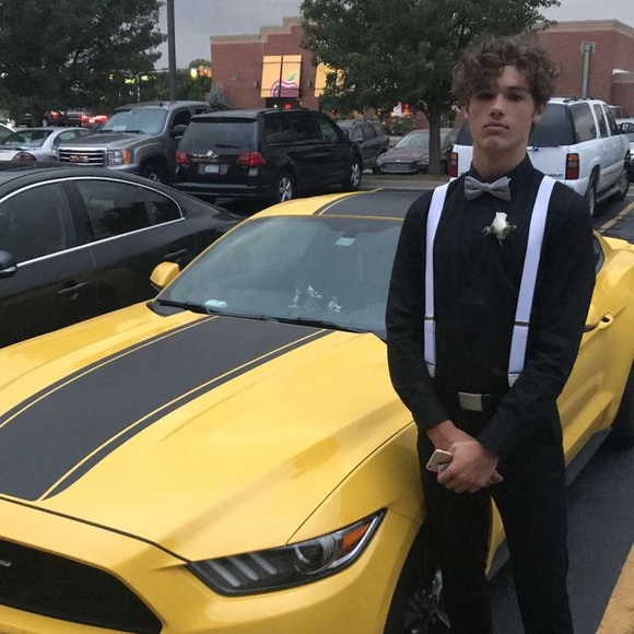 Profile Picture of Brett Limbacher (@blimbo27) on Poshmark