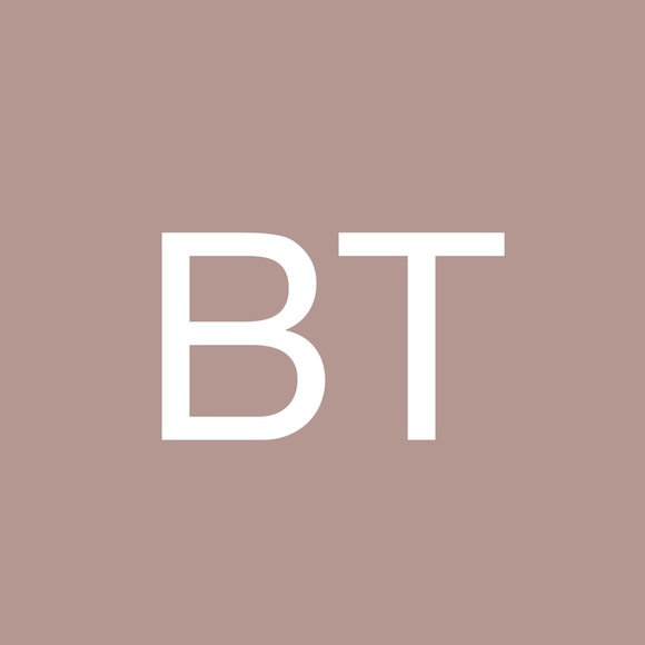 Profile Picture of Beth Tavolacci (@bethtavolacci) on Poshmark