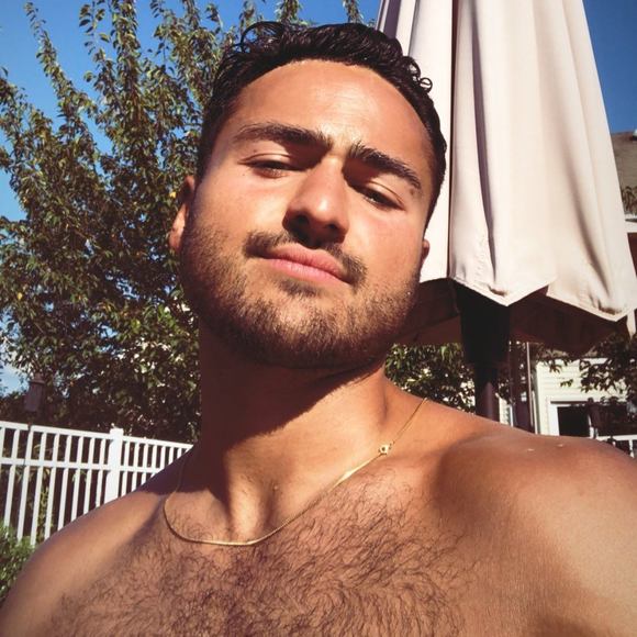 Profile Picture of Stephen Rivera (@stephenrivera17) on Poshmark