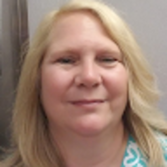 Profile Picture of Kim Carder (@kim_carder) on Poshmark