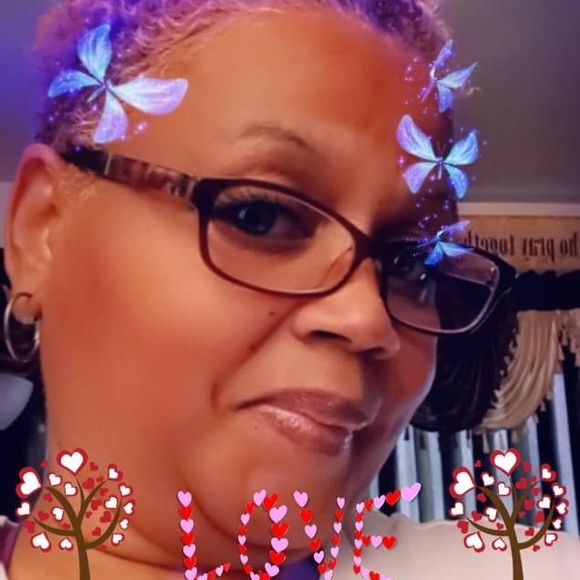 Profile Picture of Cynthia Branch (@cynthia6924) on Poshmark