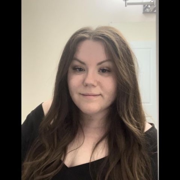 Profile Picture of Nia Trickett (@niatrickett) on Poshmark