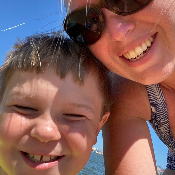 Profile Picture of Carly Waple (@carlyjenn1015) on Poshmark